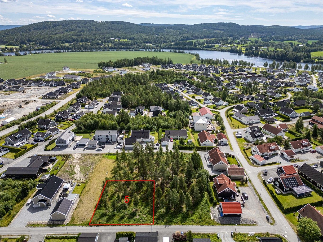 Eiendomsmegler Krogsveen avd. Årnes har gleden av å presentere Valsevegen 5! 