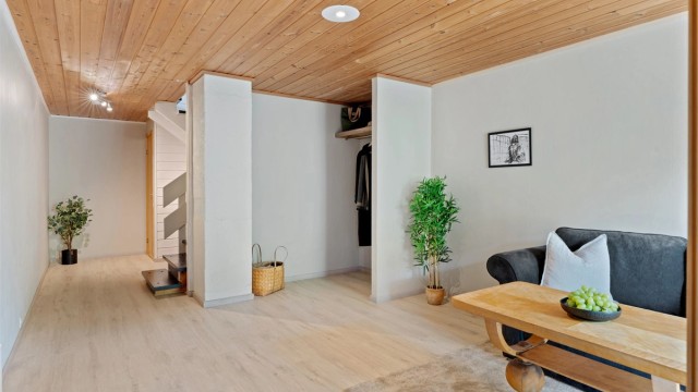 Rom innredet som kjellerstue.(byggemeldt som hall)