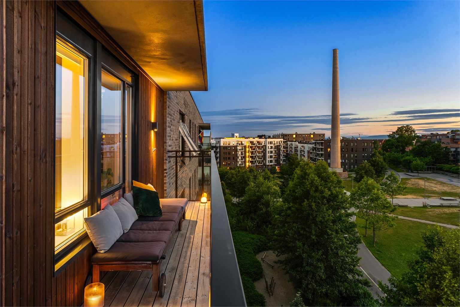 Naturgrønne omgivelser og flott utsikt over Tiedemannsparken.