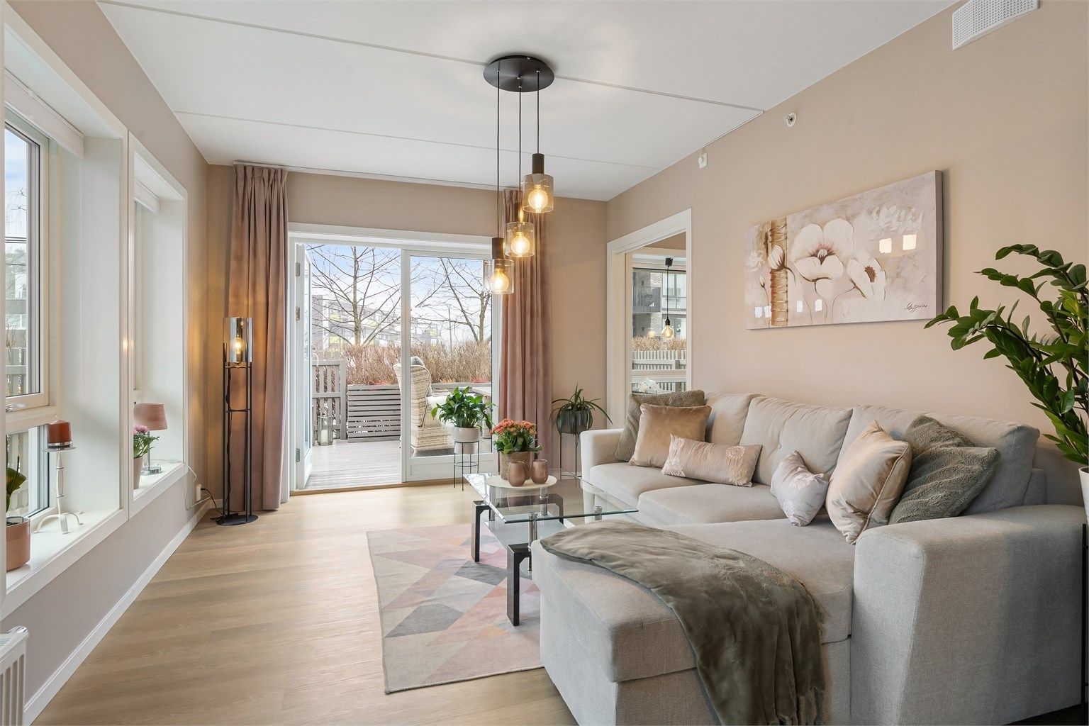 Velkommen til Kilenveien 7 på Lysaker/Fornebu - Presentert av eiendomsmegler/partner Ola Wee Ahlstrand v/Krogsveen Bærum. Foto: Zovenfra AS