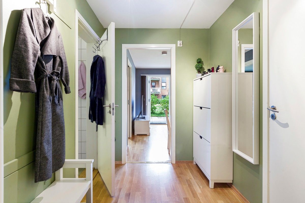 007_Praktisk gang med god plass til å henge fra seg og sette fra seg sko.jpg