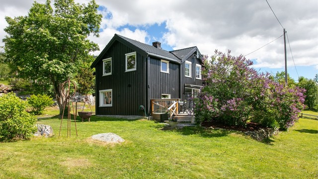 Stor og opparbeidet tomt på nesten to mål.
