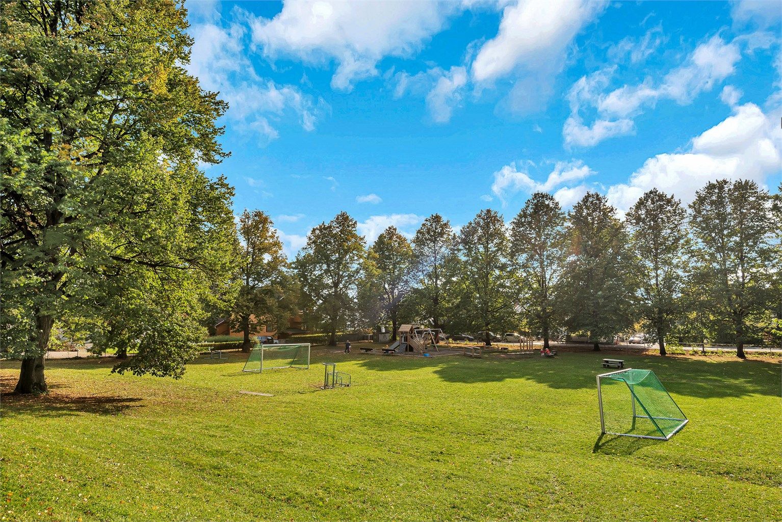 Flotte Blåsbortparken rett over veien.
