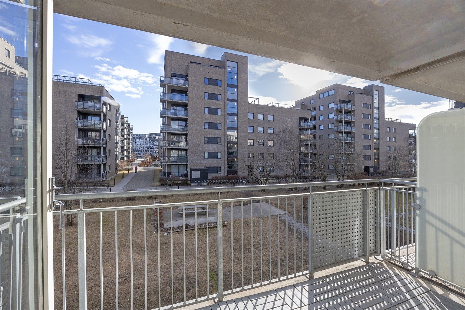 Solrik sydvendt balkong på 6 m²