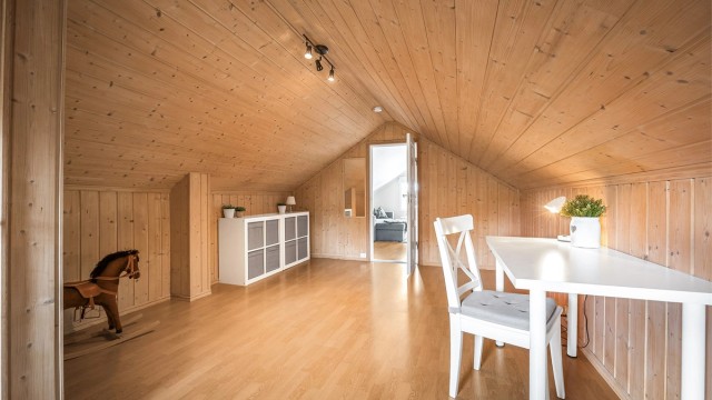 Innredet loftstue, dette rommet er ikke godkjent for varig opphold.