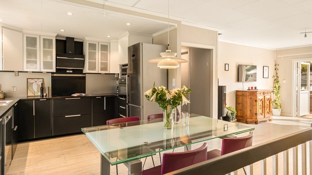 - Tilkomst til bad og hovedsoverom -