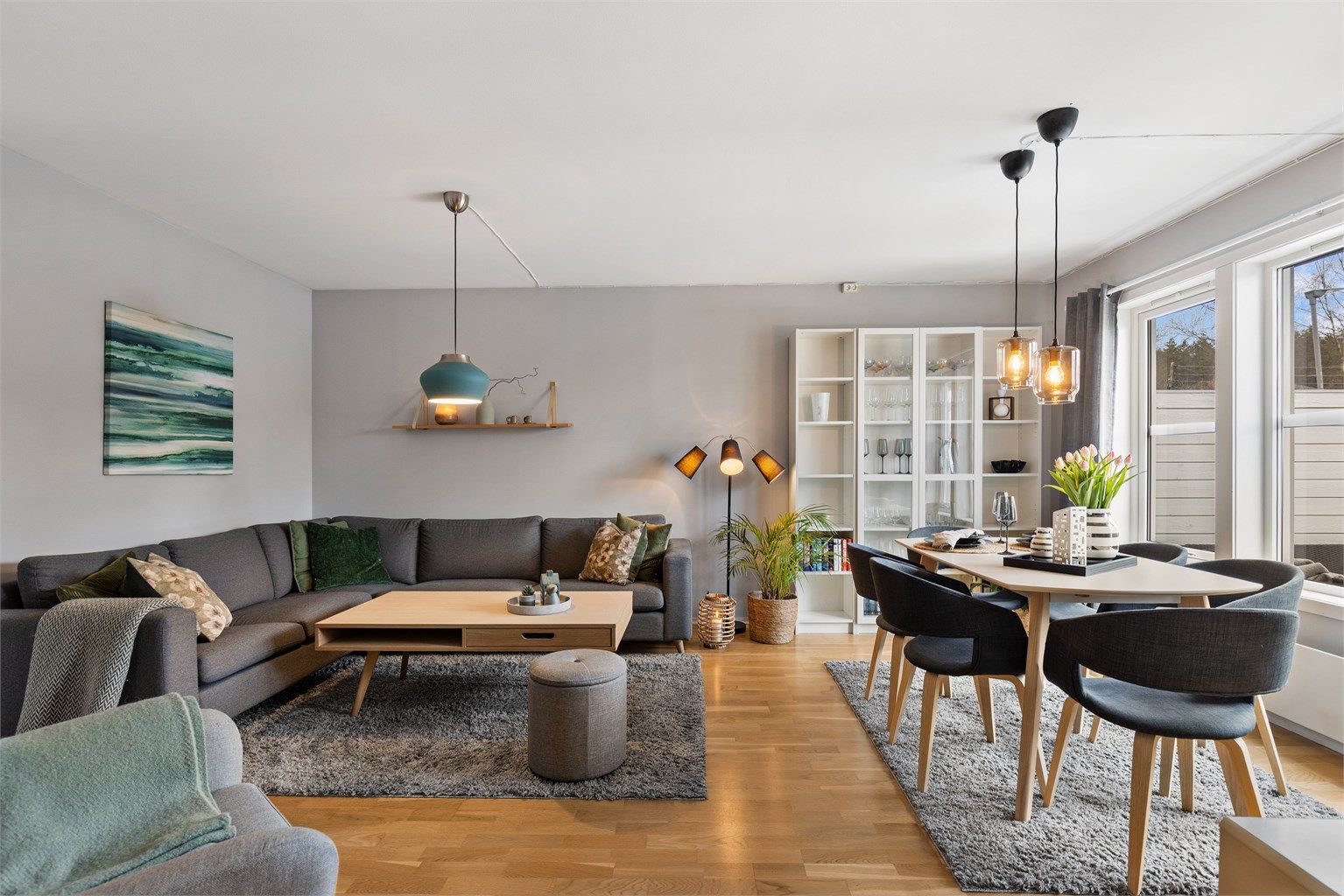 En helhetlig og lys fargepalett gir et godt utgangspunkt for personlig innredning.