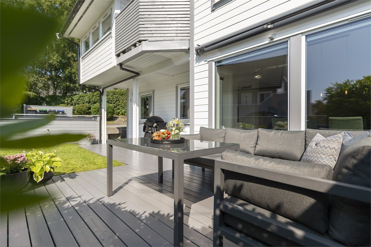 Deler av terrassen er overbygd