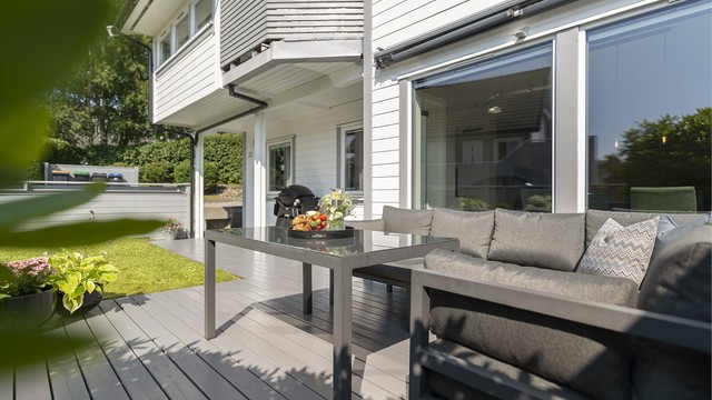 Deler av terrassen er overbygd