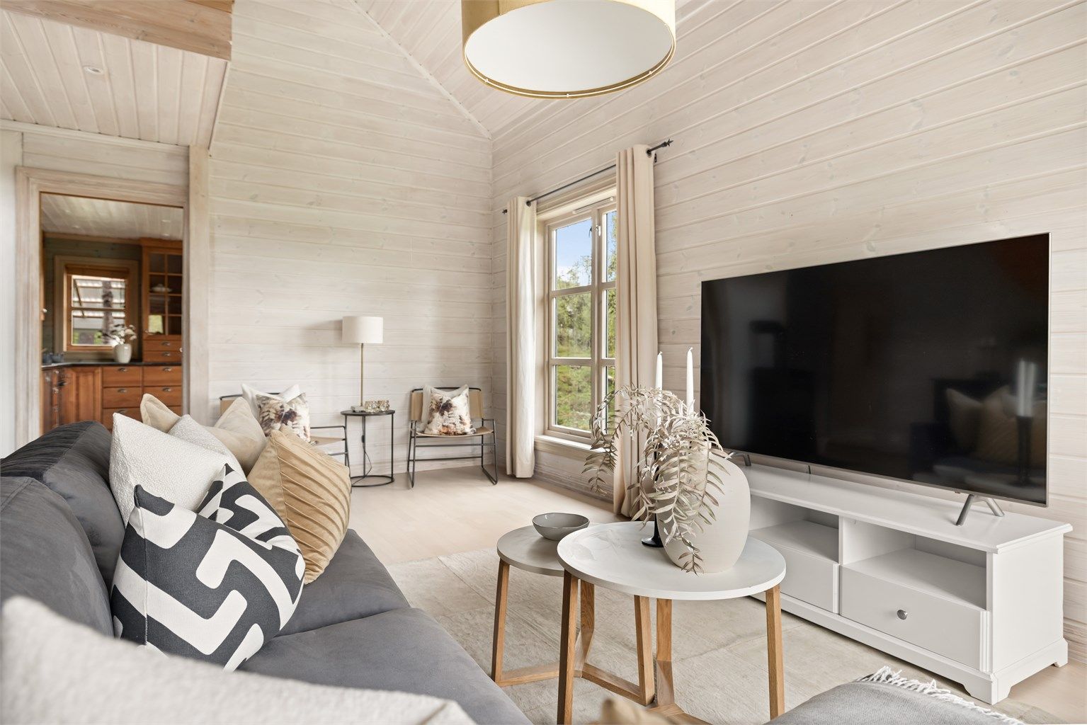 Gode møbleringsmuligheter i stuen.