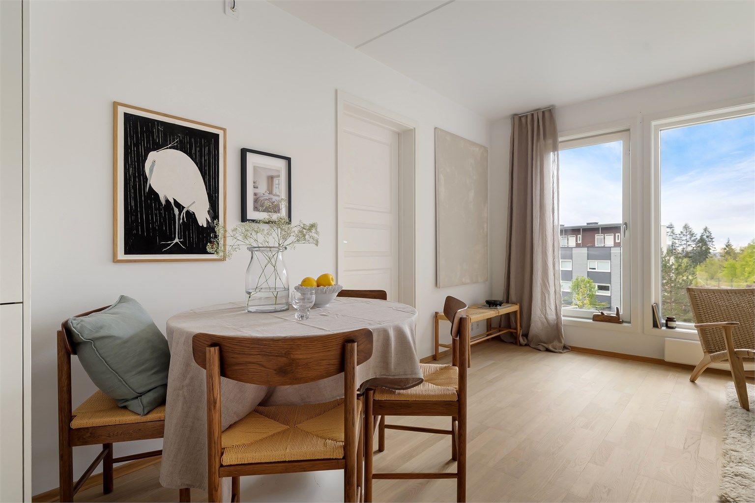 Spisebord med plass til flere gjester