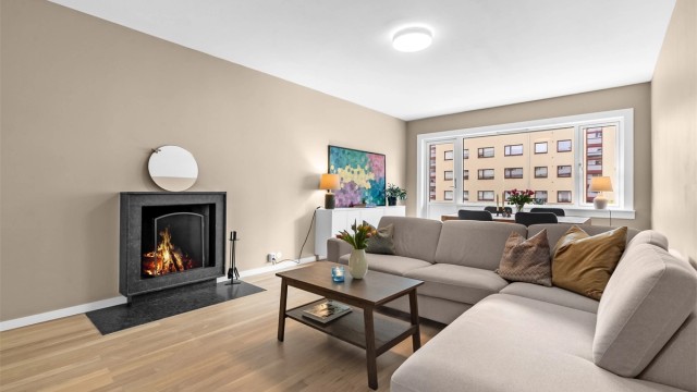 Velkommen til Harald Hårfagres gate 12C, en lys og innbydende 3-roms med balkong og gode solforhold.