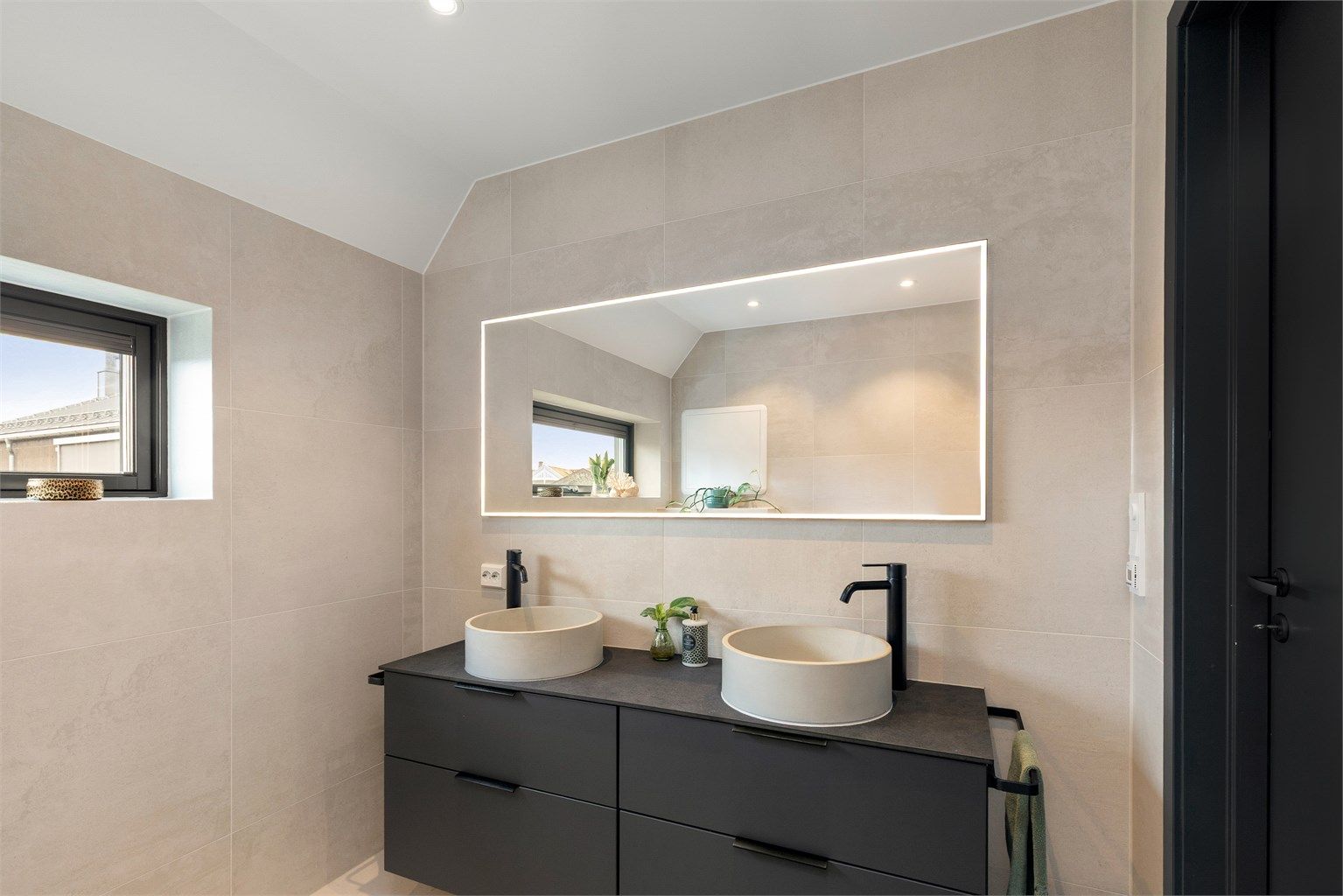 Speil med integrert belysning