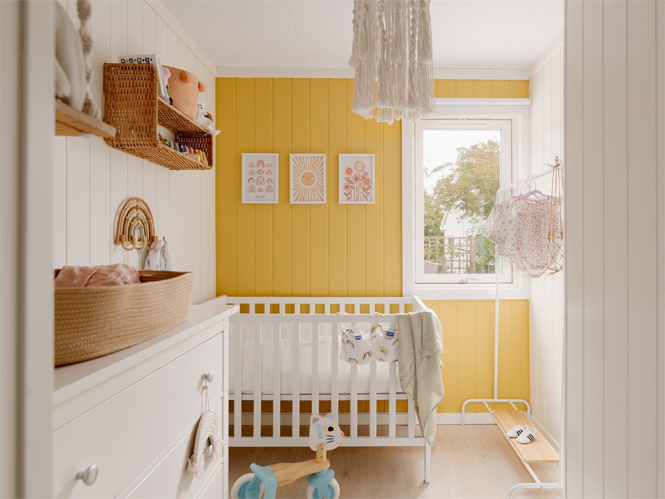 Alle soverommene er malt i behagelige, tidløse farger som skaper en lun atmosfære.