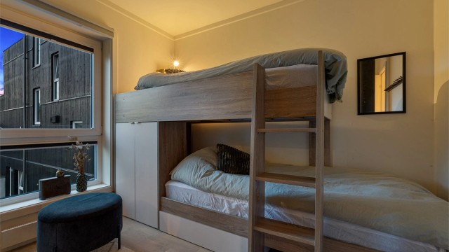 Soverom 3. Med 3 gode soverom i tillegg til loftstue egner boligen seg svært godt for barnefamilier.