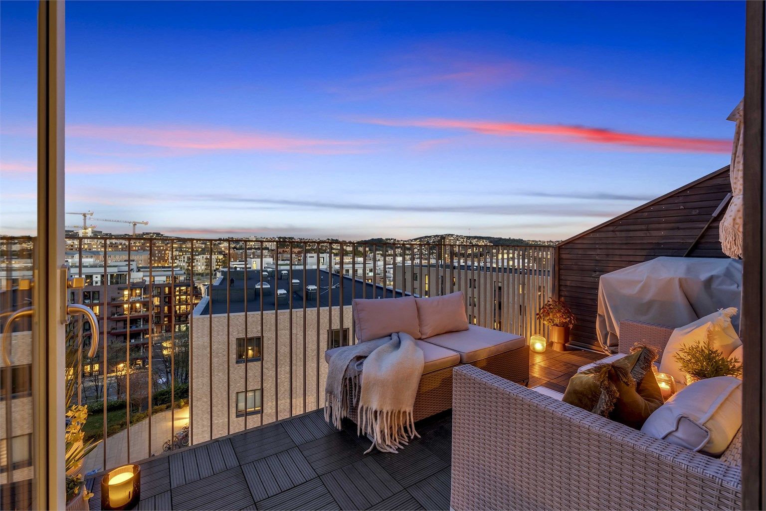 Velkommen til Sigurd Hoels vei 51 - Presenteres av Eiendomsmegler Sarvajuthan Mahalingam v/Krogsveen! 