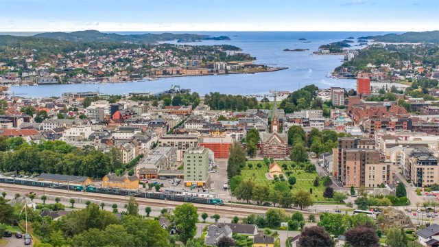 Velkommen til Jernbaneplassen 1! Fint beliggende i øvre del av Sandefjord sentrum