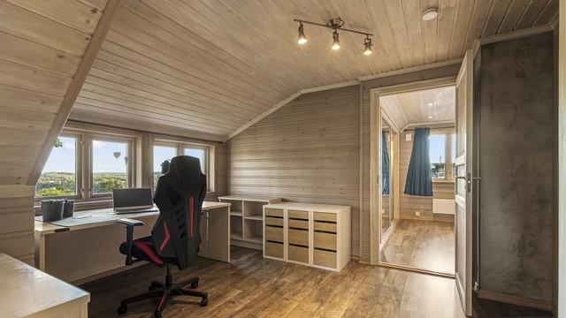 Loftstue som i dag brukes som hjemmekontor.