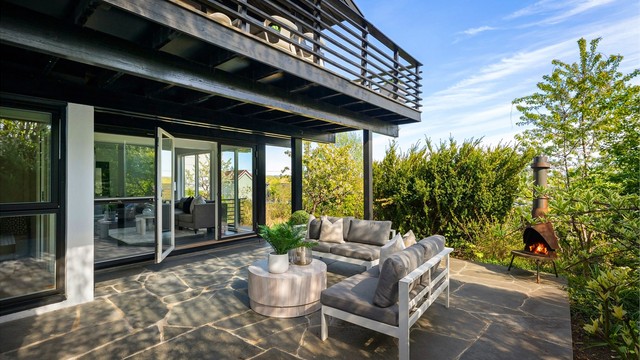 Ved stuen i underetasjen har du også en flott terrasse