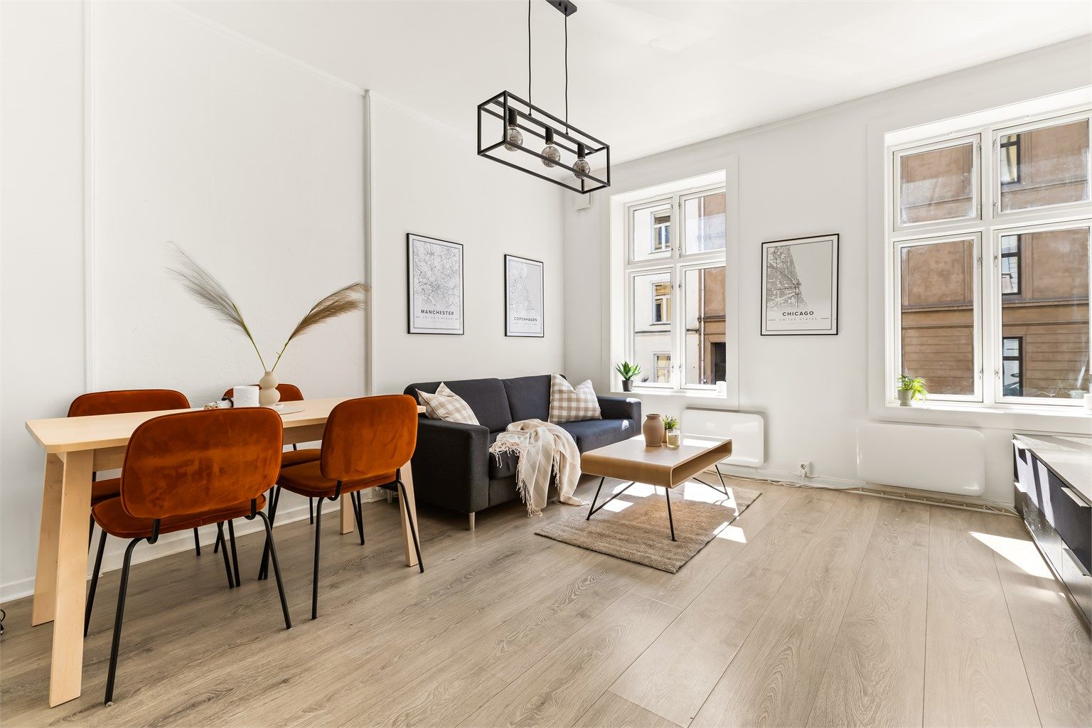 Velkommen til Schleppegrells gate 2A, en arealeffektiv leilighet med gjennomgående planløsning i høy 1.etg. presentert av Marius Dyngeland Iversen.