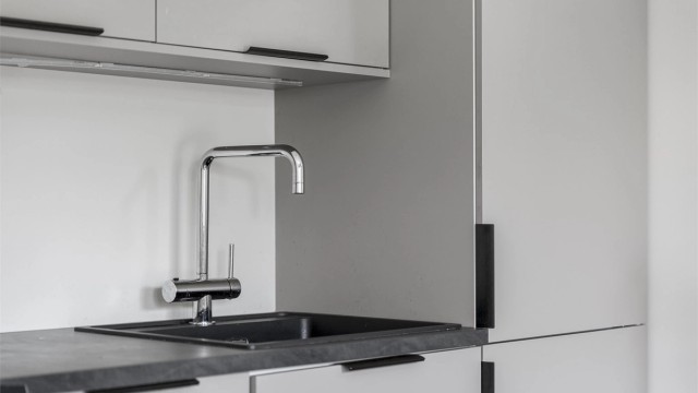 Kjøkkenventilator med kullfilter og installert vannstoppsystem.