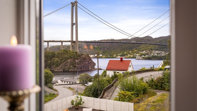 Utsikt mot Skipsleden og Askøybroen.
