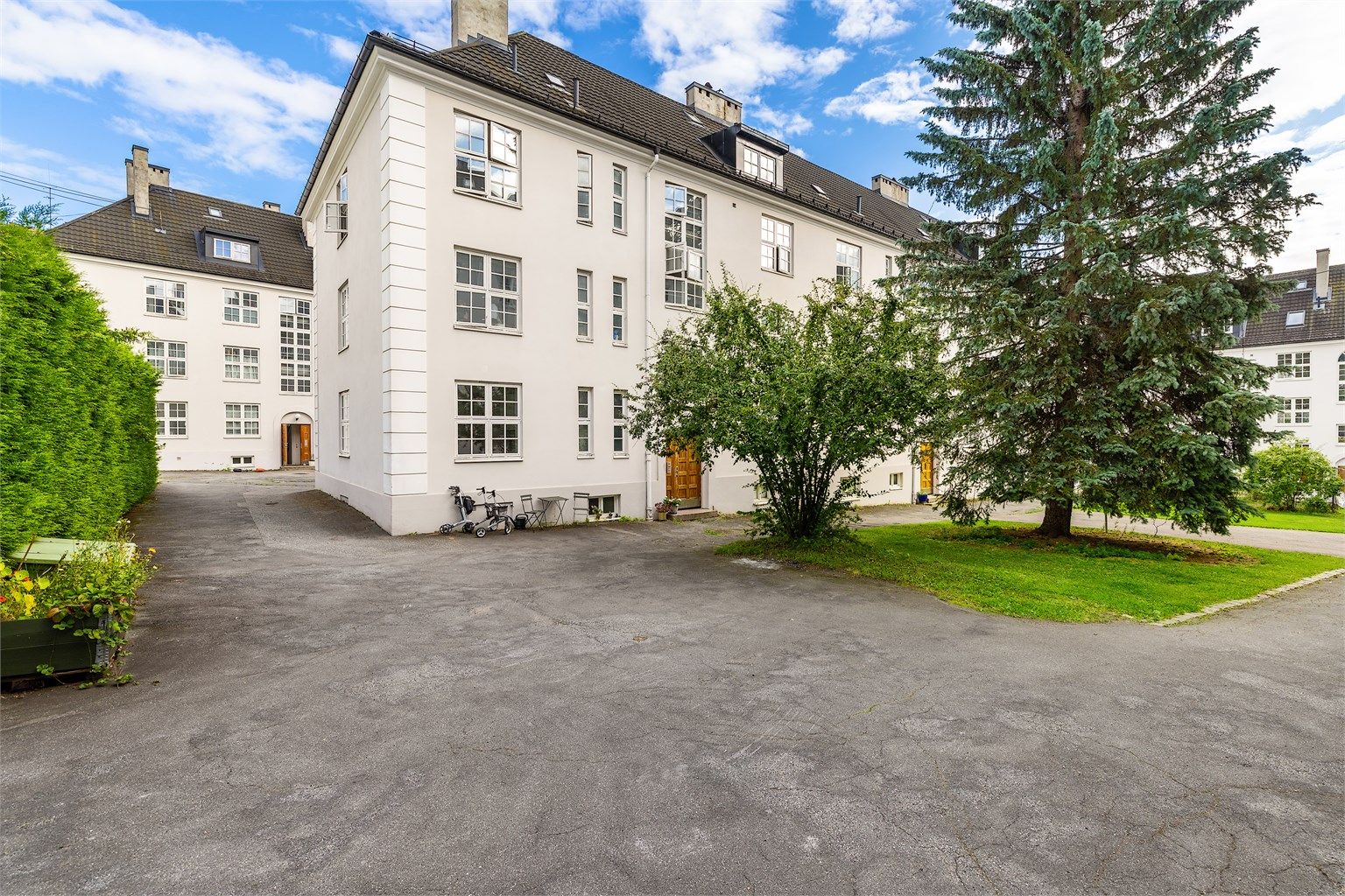 Velkommen til Jørgen Løvlandsgate 22 A en idyllisk beliggende endeleilighet.   Foto: Digit Media AS v/Jørgen Sørebø