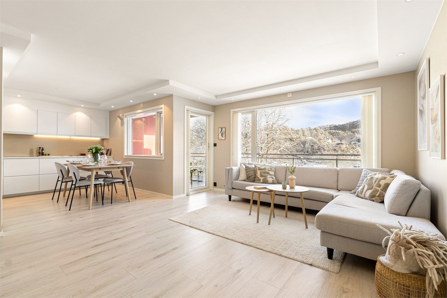 Leiligheten har en ideell planløsning med moderne kvaliteter.