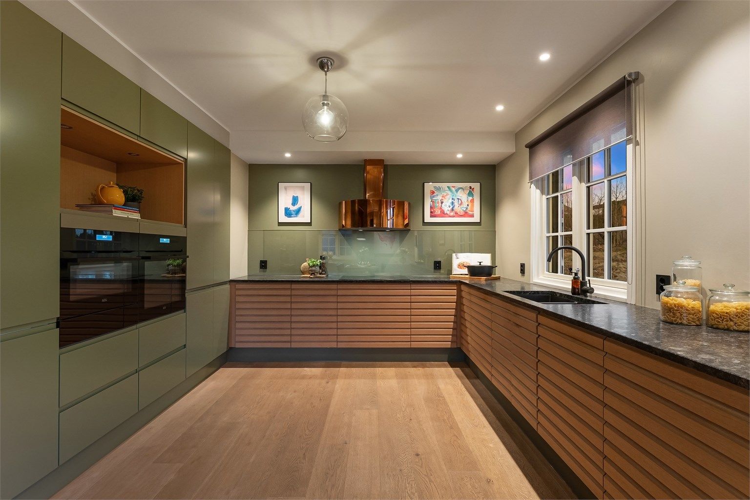 Boligen er påkostet med store og omfattende oppgraderinger i perioden 2014 til 2023