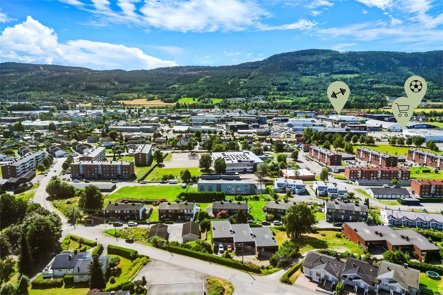 Åssiden har meget gode fritids- og sportstilbud,  med blant annet Berskaughallen.