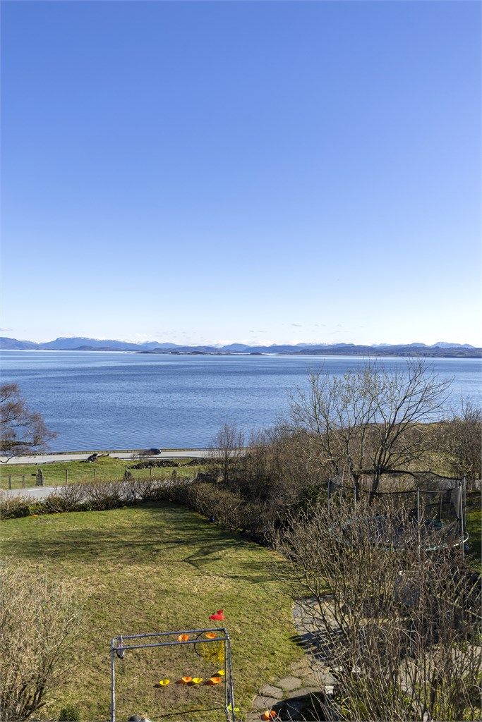 Utsikt fra balkongen.