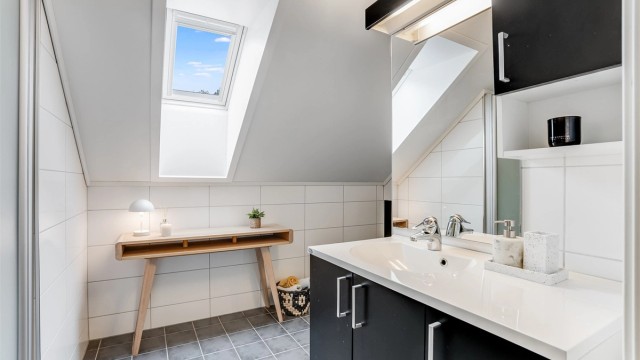 Flislagt bad i loftsetasjen