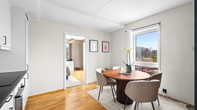 Romløsningen skaper en fin flyt mellom sonene for matlaging, spising og avslapning.