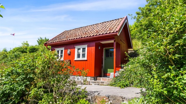 Frittstående uthus på 15 m², oppført i 2015.