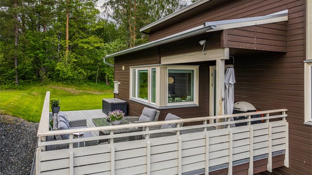 Terrassen har direkte tilkomst fra stua.