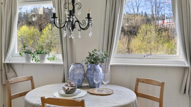 Hyggelig spiseplass på kjøkkenet