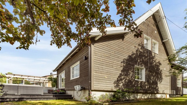 Toftdahls vei 5C ligger i et rolig og veletablert boligområde på Manglerud i Oslo, med en fin kombinasjon av grønne omgivelser og nærhet til byens fasiliteter. Foto: Isnitt.