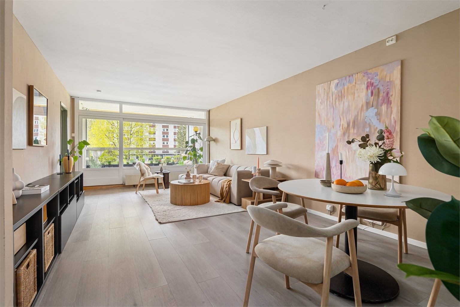 Velkommen til Erich Mogensøns vei 18 - Presentert av Krogsveen v/ Hallvard Taasen