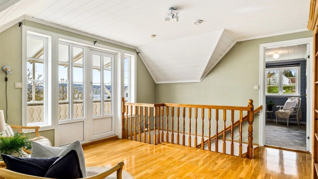 Fra loftstua er det også utsikt ut mot Stathelle og Langesundsfjorden.