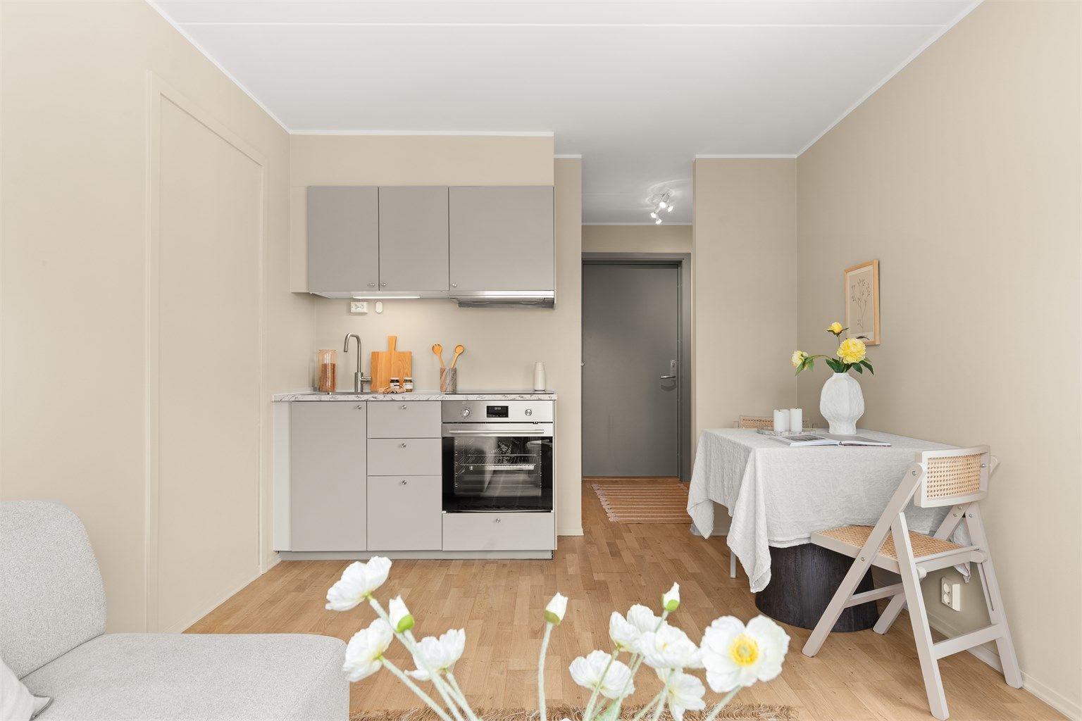 Også hybeldelen er oppgradert med et nytt IKEA-kjøkken fra 2026, som gir et moderne uttrykk.