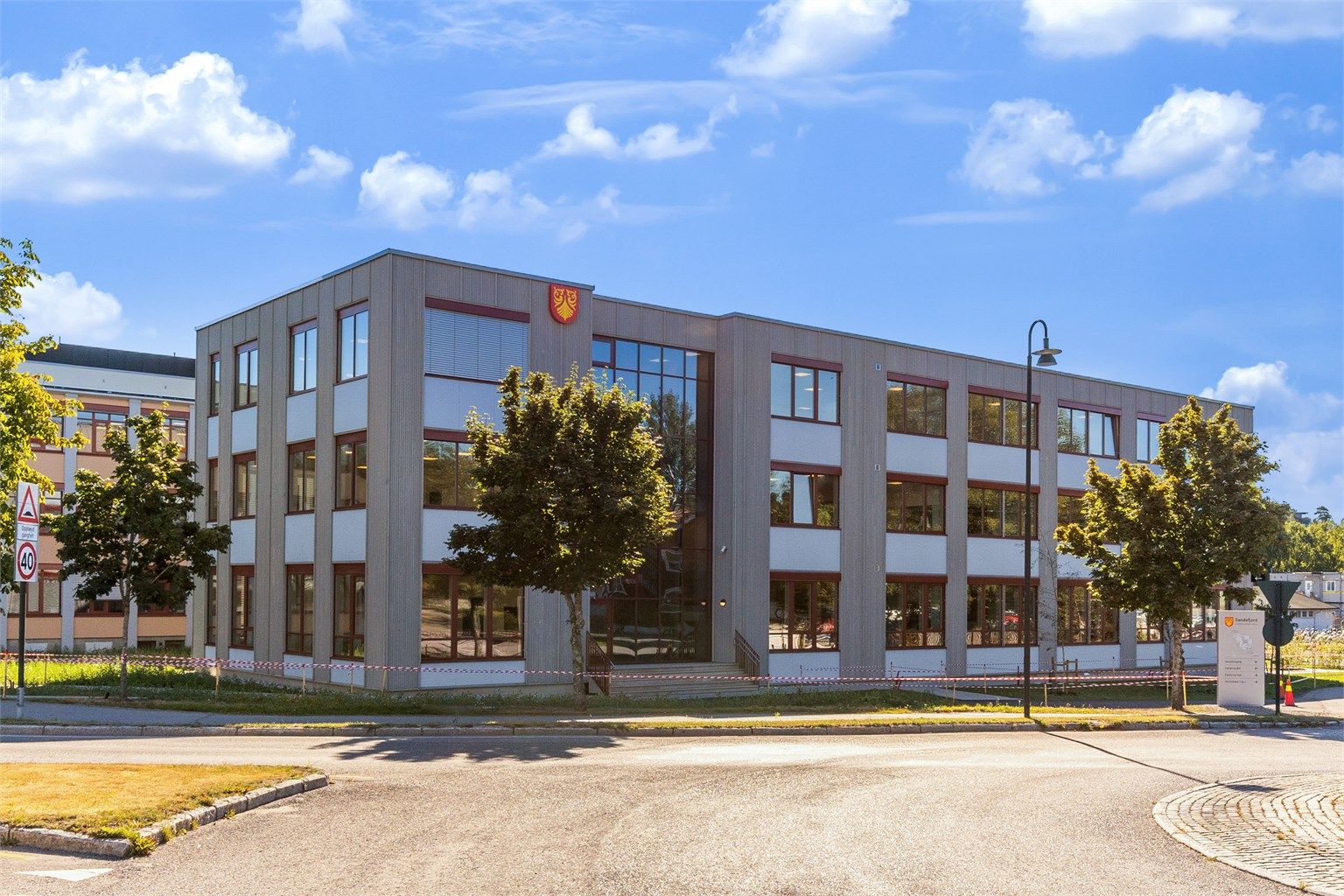 Sandefjord videregående ligger 1,7km unna