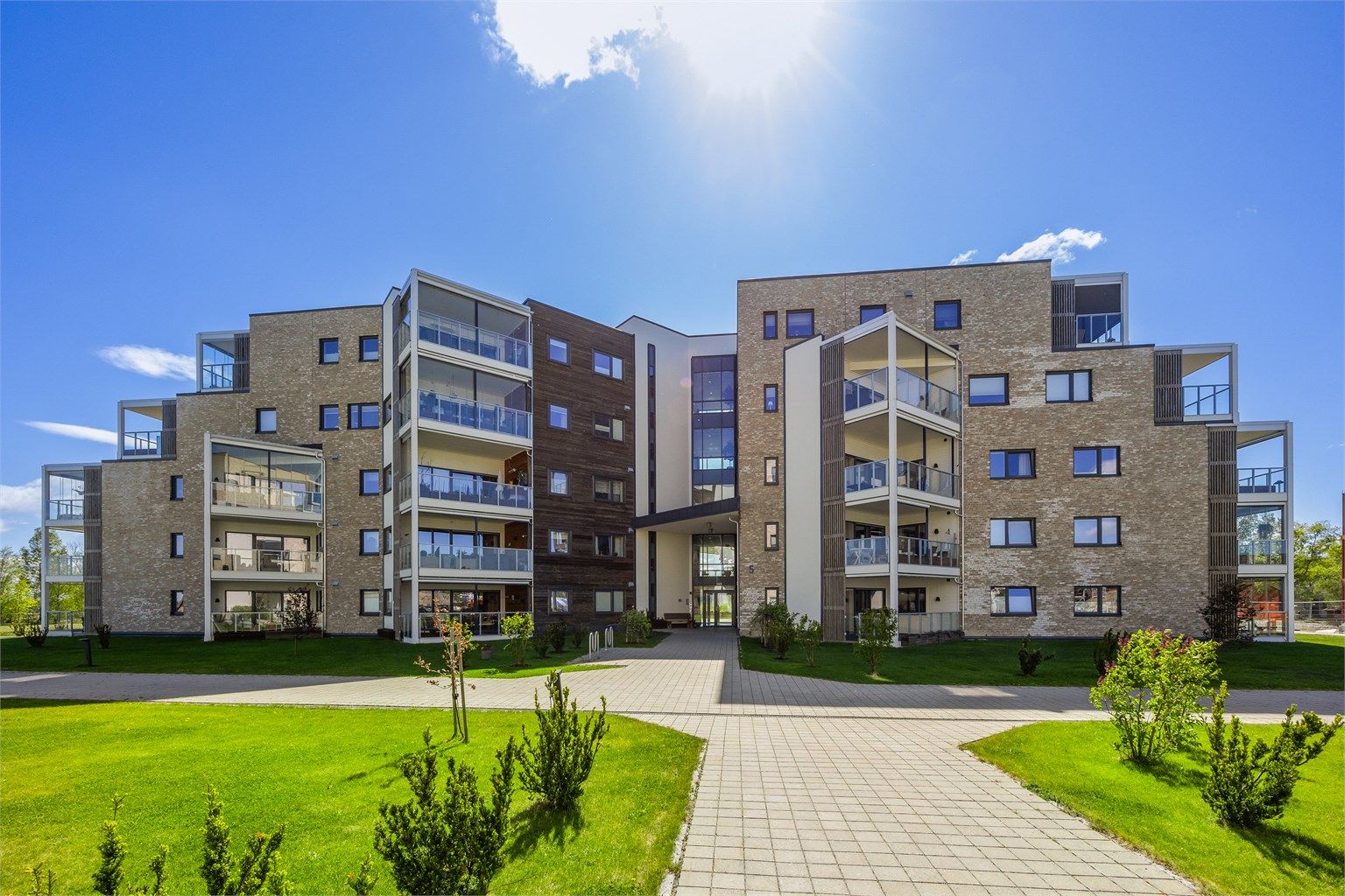 Velkommen til Hønsissletta 5! Presentert av Krogsveen v/Jørgen Løkenlien