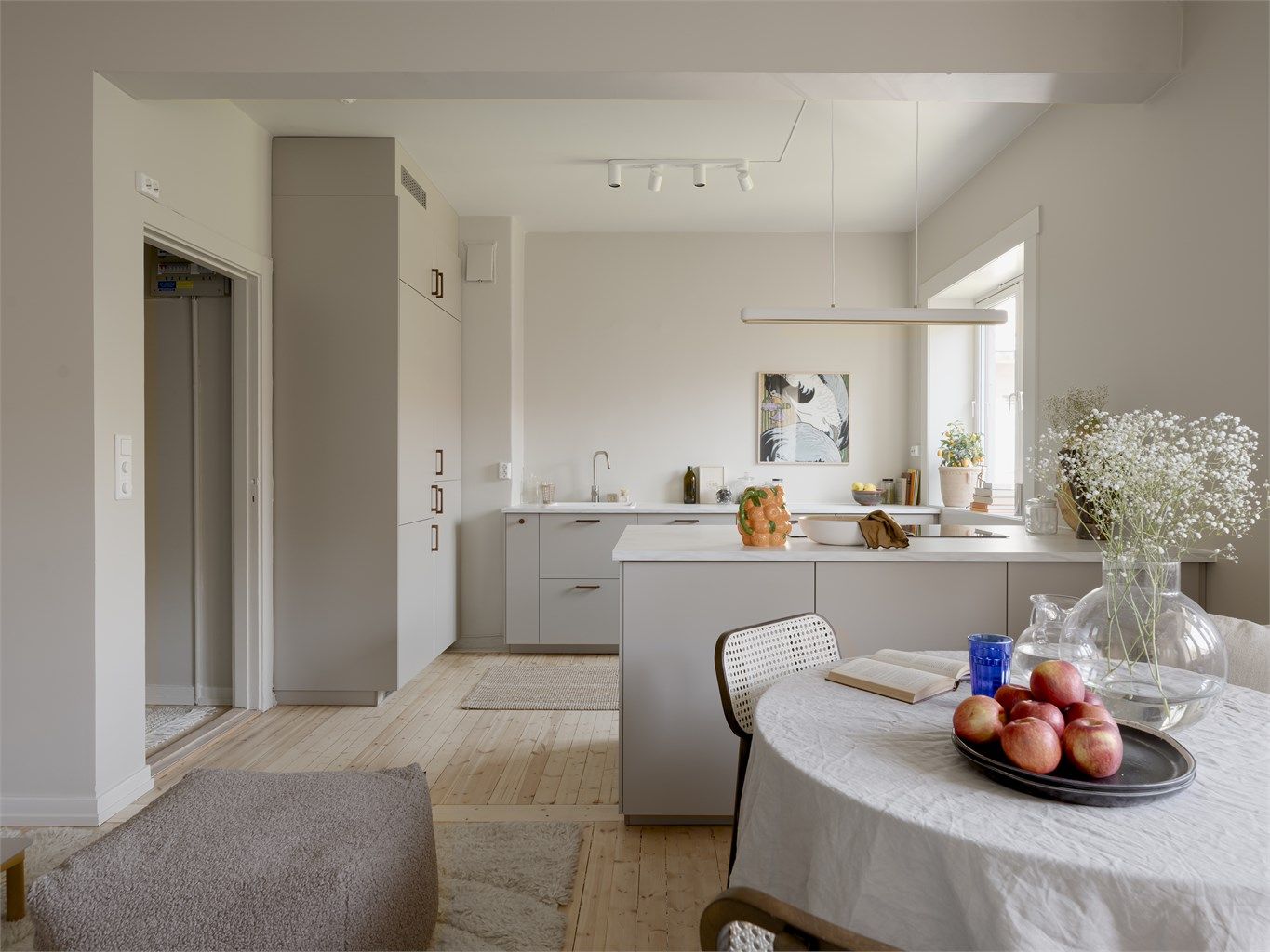 Leiligheten har gjennomgått en stor oppussing gjennom 2025 med et resultat som taler for seg selv!