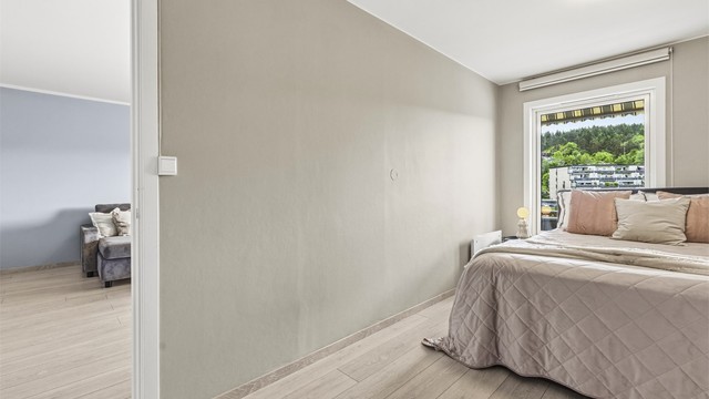 Hovedsoverom med plass til blant annet dobbeltseng og nattbord
