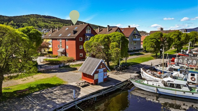 Beliggenheten er sentral, men samtidig tilbaketrukket og rolig.