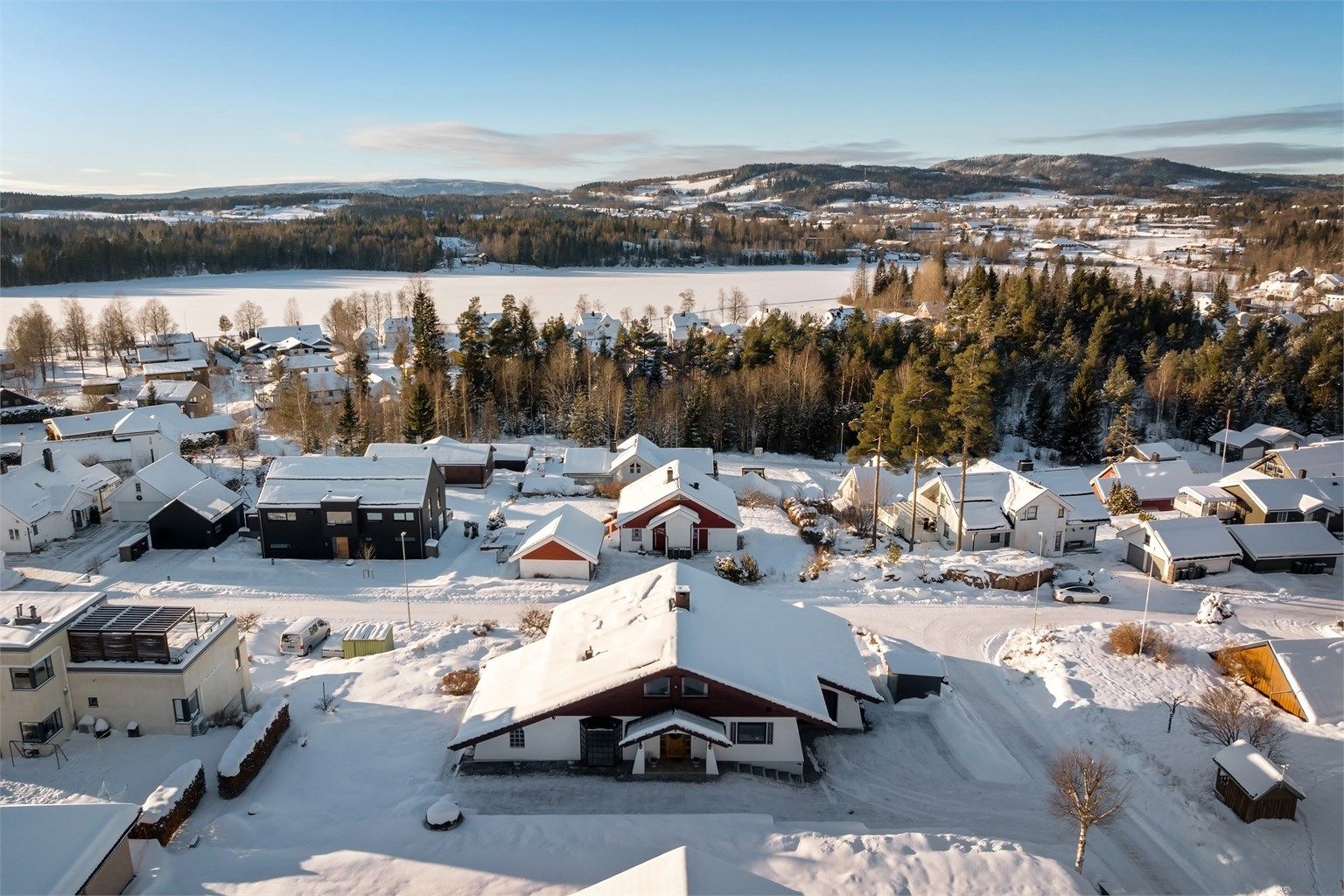 Kun 500 meter til bussholdeplass med hyppige avganger til Asker sentrum.