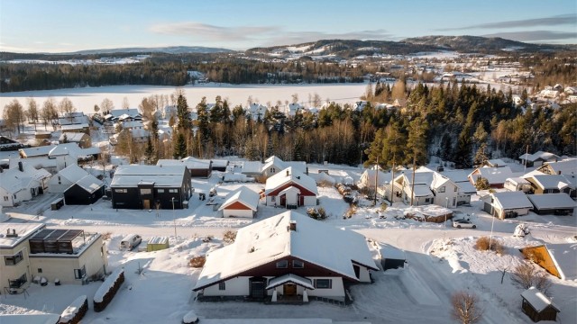 Kun 500 meter til bussholdeplass med hyppige avganger til Asker sentrum.