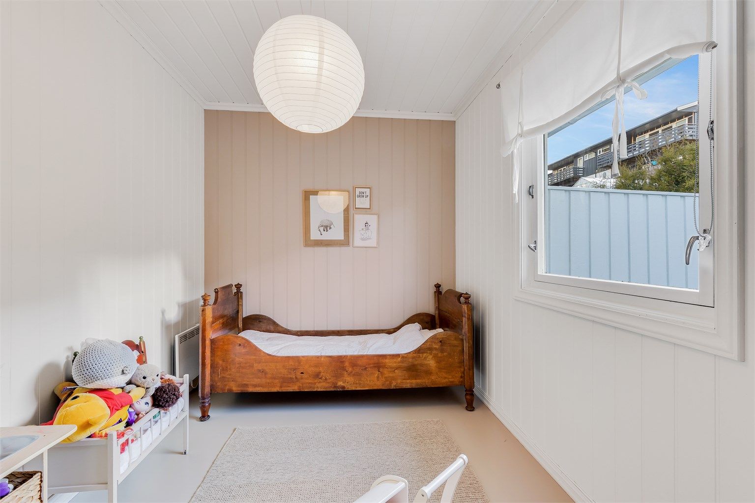 Få, men riktige detaljer på barnerommet skaper et innbydende interiør.