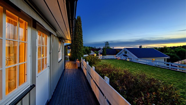 Uteplass med adkomst fra soverom 1