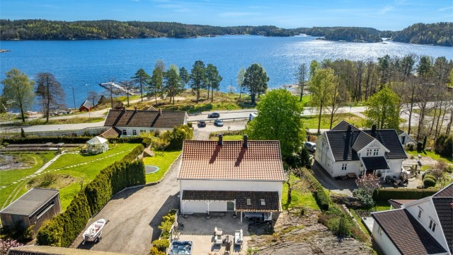 Utsikt og nørhet til sjøen.